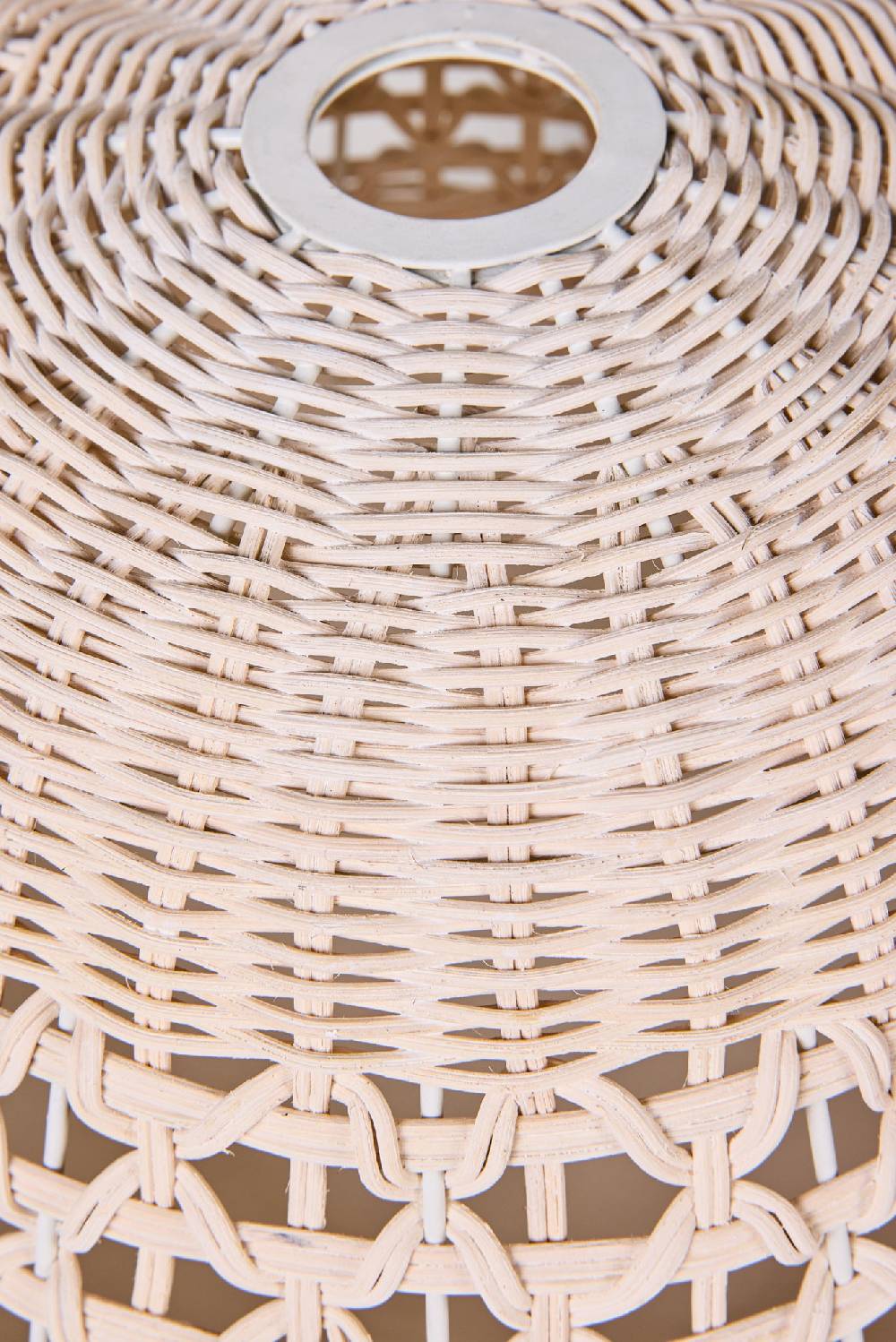 Novità Home Lumiere - Cappello Lampadario In Midollino Traforato Bianco Comprane uno, ottenene uno gratis