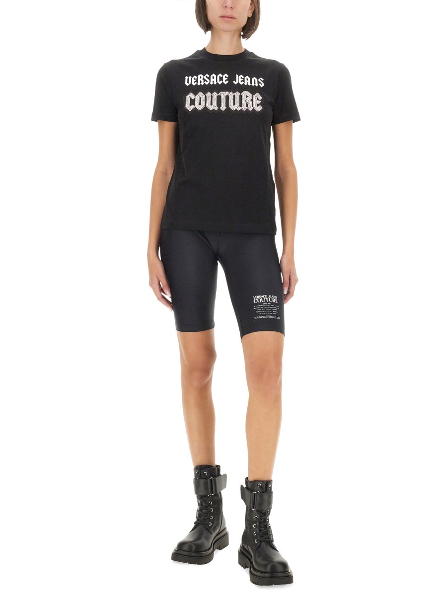 VERSACE JEANS COUTURE T-SHIRT IN COTONE CON LOGO In Linea